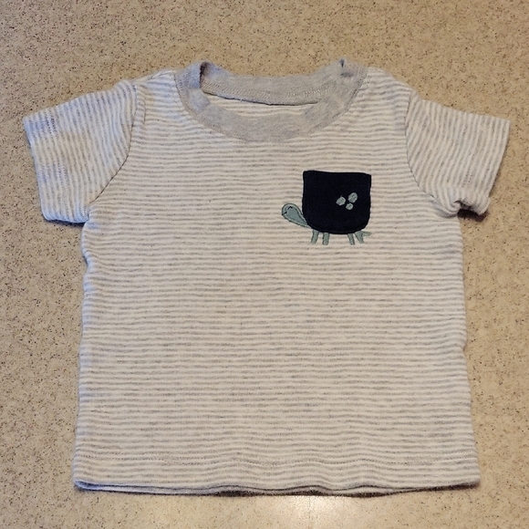 Carter's 2PC Outfit (Turtle Theme) SIZE 6 MONTHS - Picture 3 of 4